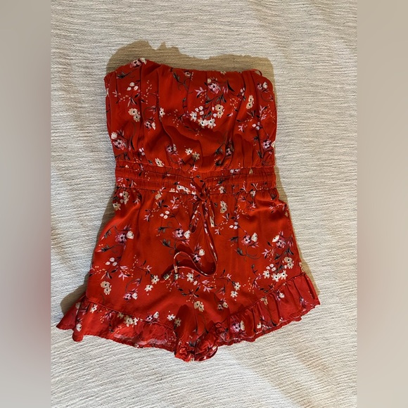 Red Floral Romper Elastic Waist - Picture 2 of 14